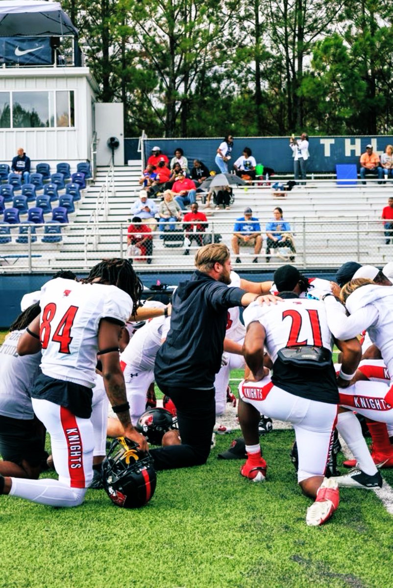 CoachBradenLong's tweet photo. I had the privilege of coaching an amazing group of guys this season. Two position groups that got after it every week! They did some amazing things &amp; countless records were broken…

•AAC Freshman of the Year
•1st &amp; 2nd Team All Conference WRs/TE
•4 WRs in Top 20

#MOTD ⚔️🛡️ https://t.co/EQaokJjAl5