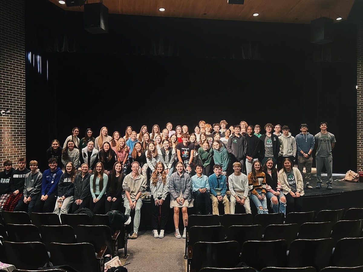 ytownsc's tweet photo. Thank you to everyone who supported Madden’s Chicken-Giving these past two weeks and donated canned goods for Reach Ministries today! Grateful for our amazing Student Council and all who participated. Have a safe and happy Thanksgiving! 🦃 https://t.co/S5Sys2ZBN5