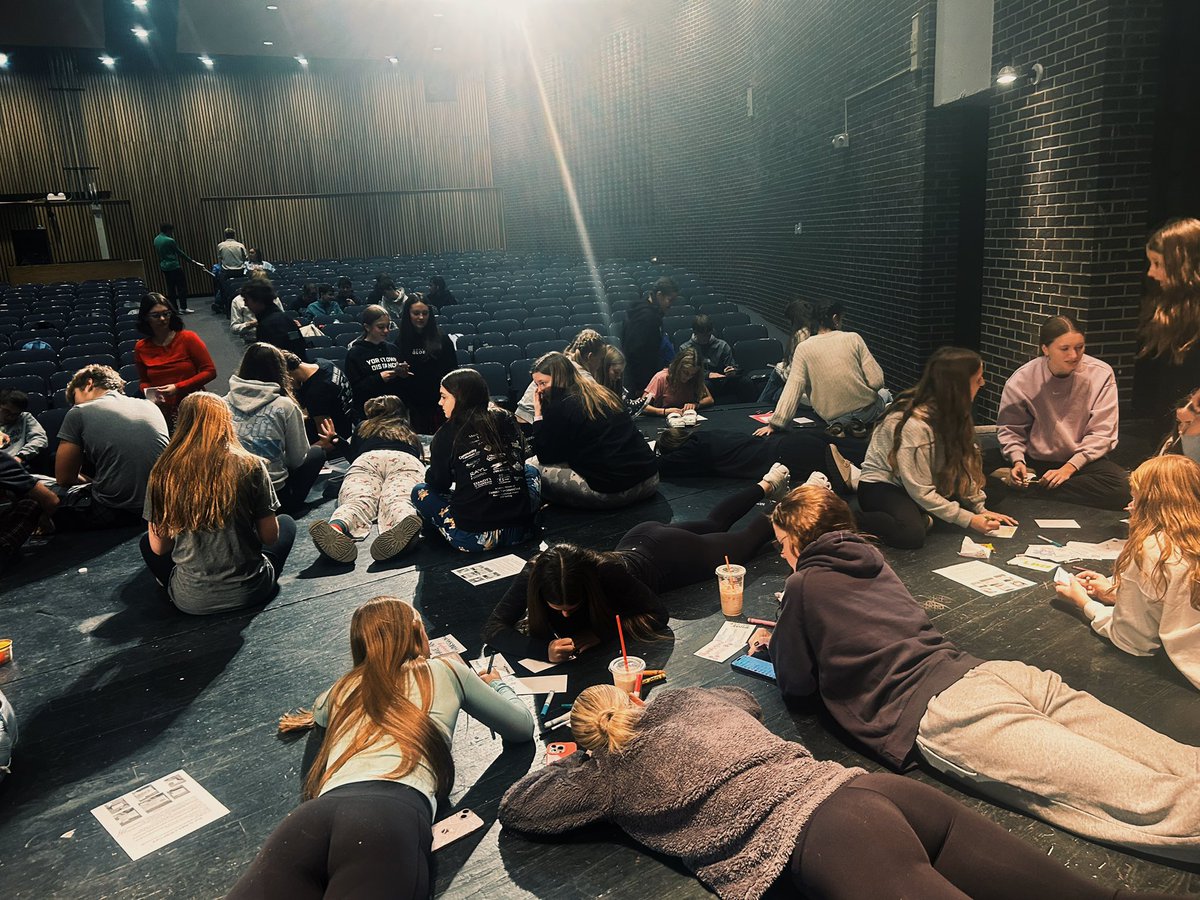 Thank you to everyone who supported Madden’s Chicken-Giving these past two weeks and donated canned goods for Reach Ministries today! Grateful for our amazing Student Council and all who participated. Have a safe and happy Thanksgiving! 🦃