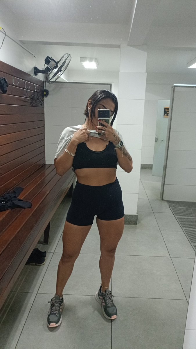 Lia Casttro tweet media