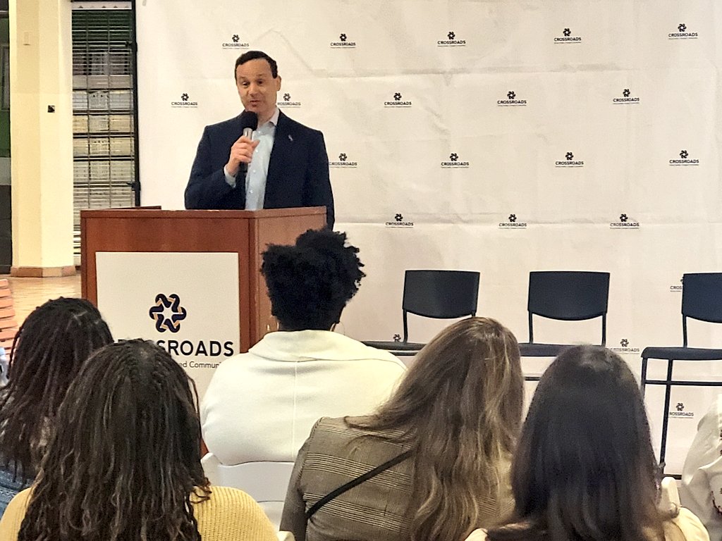 RedbirdDPD's tweet image. Celebrating our new neighbor at the Shops at Redbird. Congratulations, CrossRoads, and thank you for your commitment to serving our community. We look forward to future partnerships.