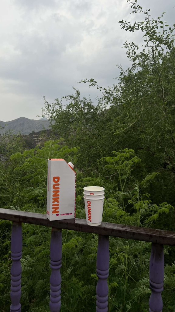 noraha11's tweet photo. بعض الأشخاص صيبًا نافعًا لِـ القلب .
#نوفمبر  #دانكن
@DunkinDonutsKSA https://t.co/u9VzTPELk8