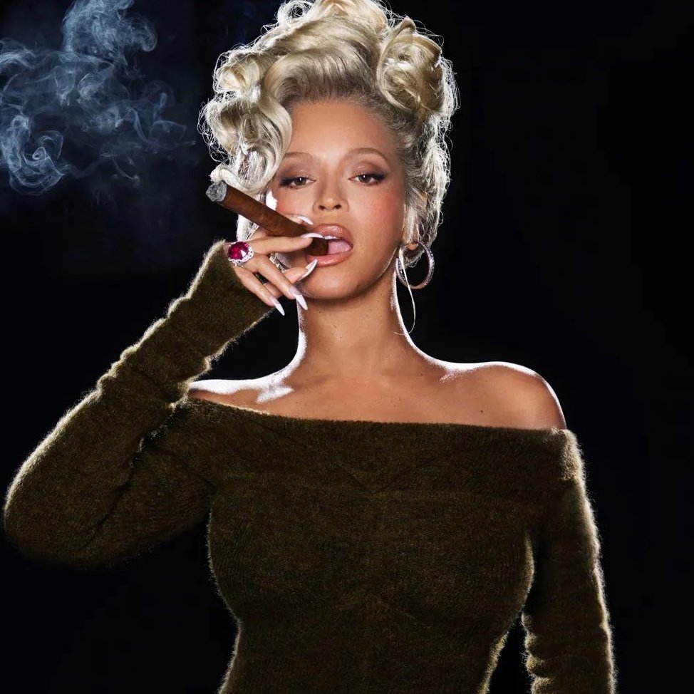 Rihanna | HQ tweet media