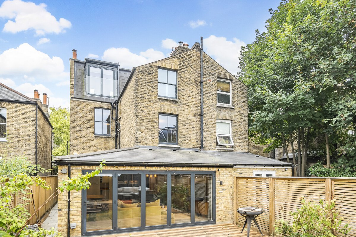 A superb semi detached period family home.

📍Herne Hill, SE24
🏡5 bedrooms
🛀4 bathrooms
🏫Good schools
🌳 Private rear garden
💷 £1,600,000

See the full listing: bit.ly/3UcYnkr

#kfhproperty #london #hernehill #SE24 #familyhome #propertyforsale #rightmove