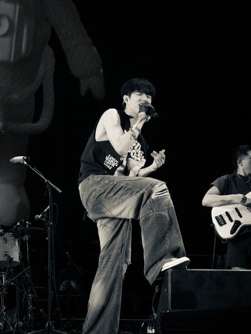 halsugofficial's tweet photo. eaJ Ignites Hollywood Bowl: The Perfect Kickoff to Imagine Dragons ‘LOOM’ Tour
(Please credit us if reposting <3)
#HALSUG #PressCoverage #eaJ #pop https://t.co/FlSUmTcc1m