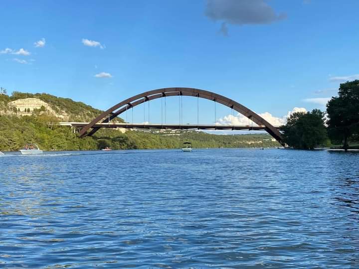 BrettDoyleMCS's tweet photo. #BreakingNews
#LakeAustin
#Illegals #Cartels #Roofies 
 Bodies found in Austin, TX Lady Bird Lake? Mostly middle aged males. Apparently there are bars nearby the lake. There is a bridge that people speak of. Are autopsies finding that their drinks were spiked? Yes❗💯Some of the street names for Rohypnol include: #Roofies Circles Mexican Valium Rib Roach
