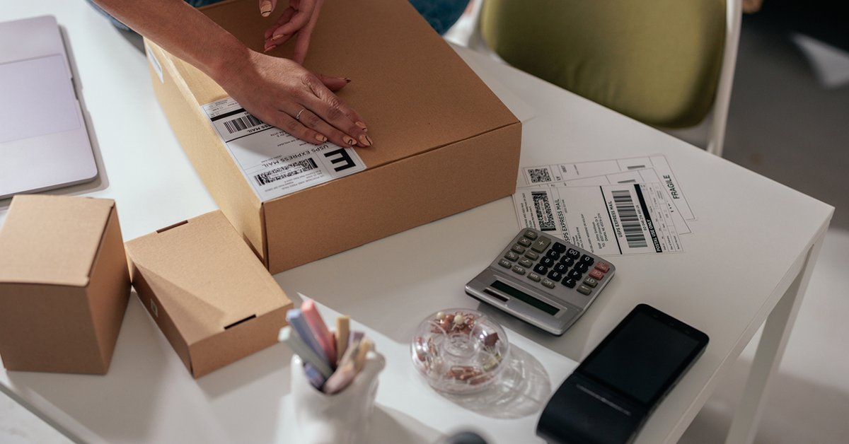 ParcelInsurance's tweet image. Packaging is more than just a box — it’s a reflection of your brand and a key part of your bottom line. Discover how optimizing your packaging process can save money, protect your products and strengthen your brand.  
hubs.la/Q02Y-_xy0