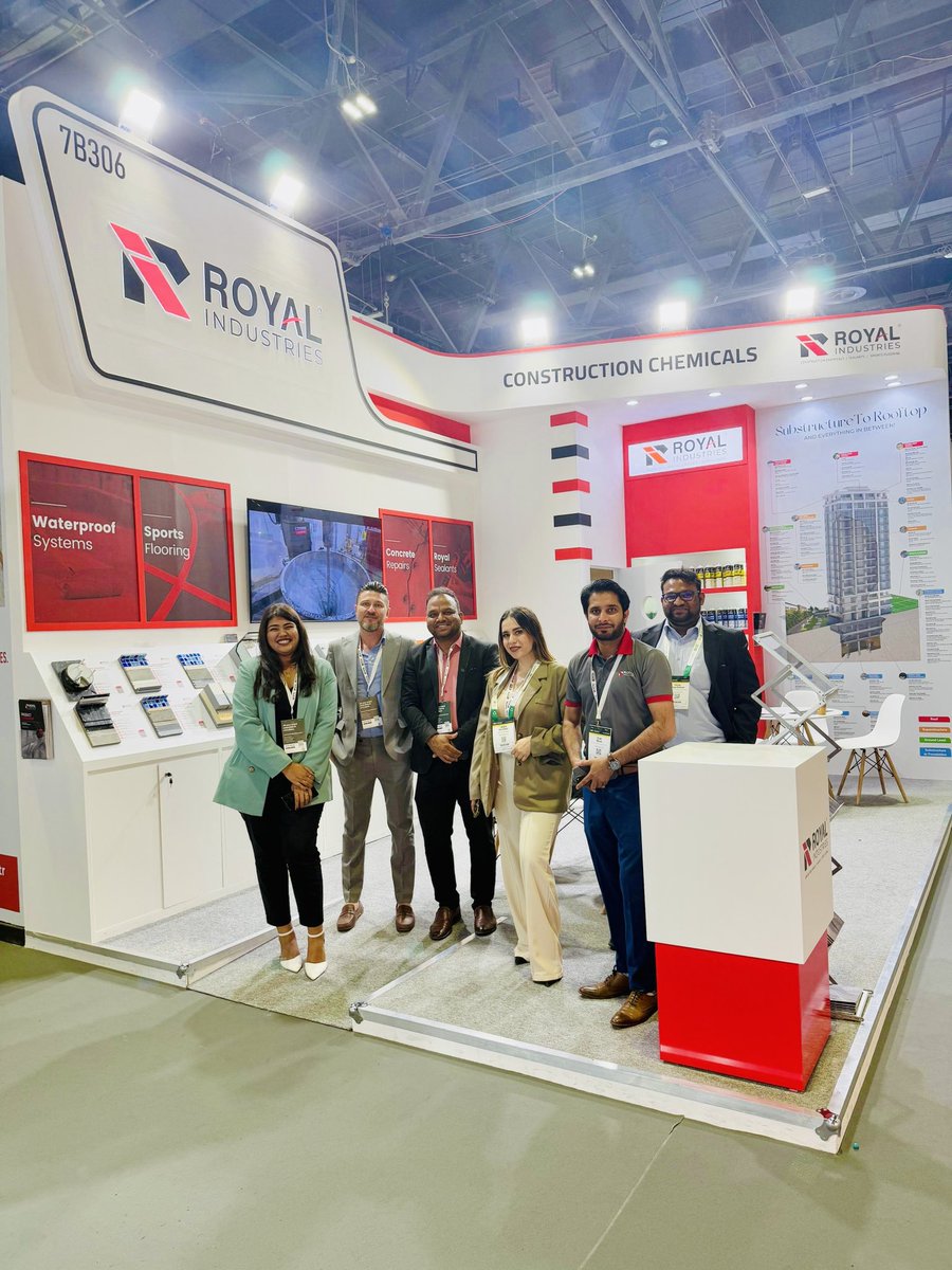 Azammurad_007's tweet photo. The first day of the Big 5 Global Exhibition kicked off with great success and energy, drawing enthusiastic crowds and showcasing groundbreaking innovations. A passionate atmosphere filled the halls as industry leaders connected and shared their visions for the future. https://t.co/veJYHa5loZ