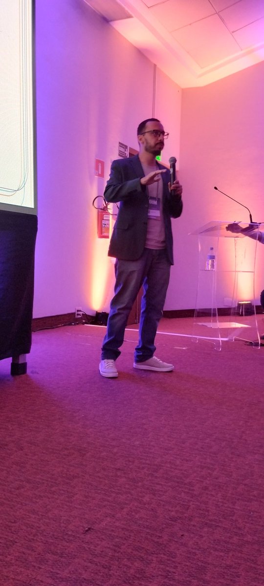 É um grande privilégio ser um porta voz do <a href="/FreeCADNews/">FreeCAD (CAD+CAM+FEA)</a> em um dos maiores eventos de #BIM aqui no Brasil. O salão estava lotado, e mesmo com 15 minutos deu pra esclarecer dúvidas e mostrar o potencial do software livre na construção civil!