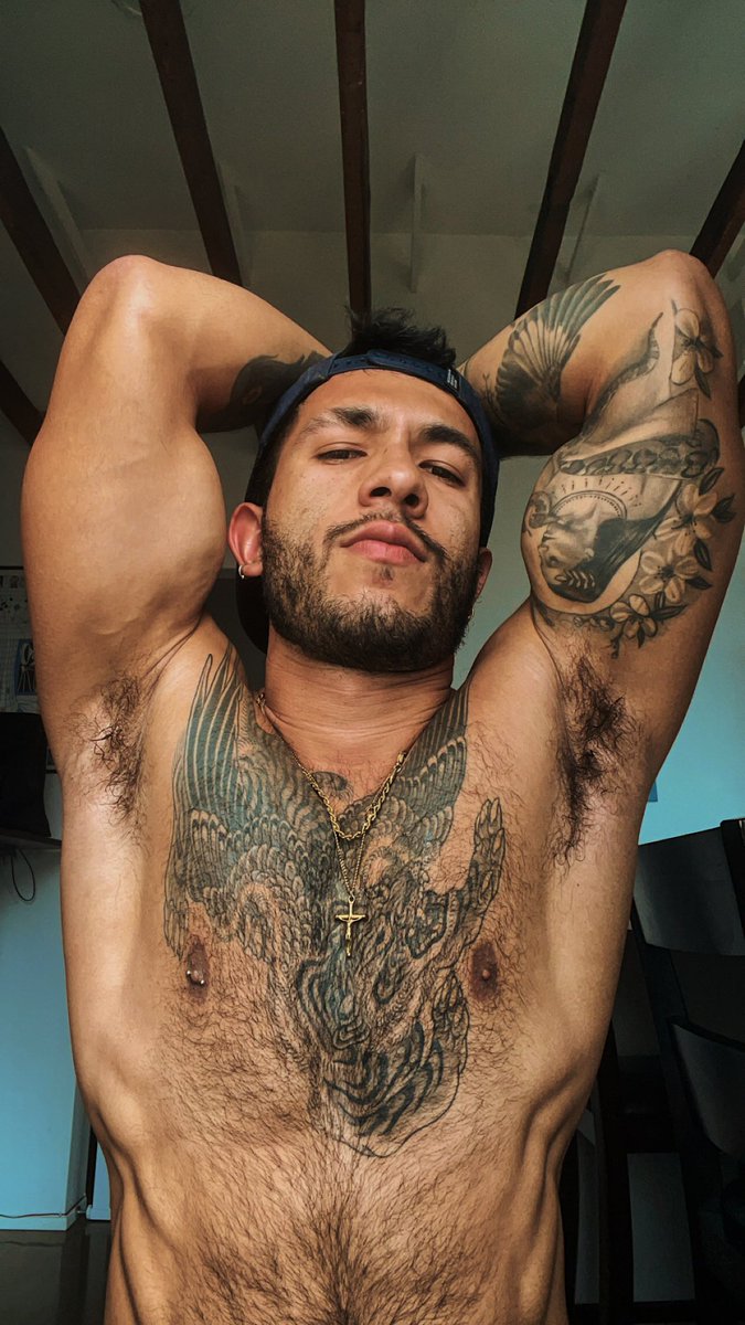 DaddyXfit's tweet photo. Your daily dose of after workout sweaty pits 🦍 https://t.co/y1VIw2CjcW
