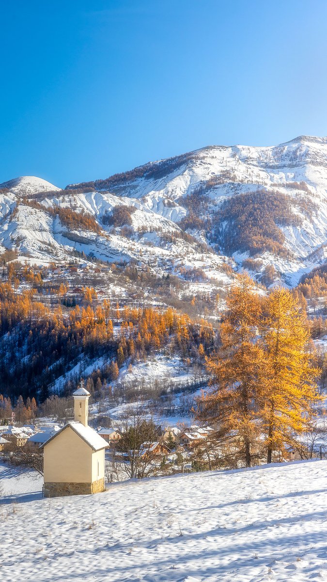 AdrienNoat's tweet photo. Bonsoir tout le monde,

Les Alpes de Haute-Provence en pleine transition de saison ! Ici dans le Val d'Allos. L'automne laisse sa place à l'hiver 

#photo #alpesdehauteprovence #meteo https://t.co/71xpyhKFBg