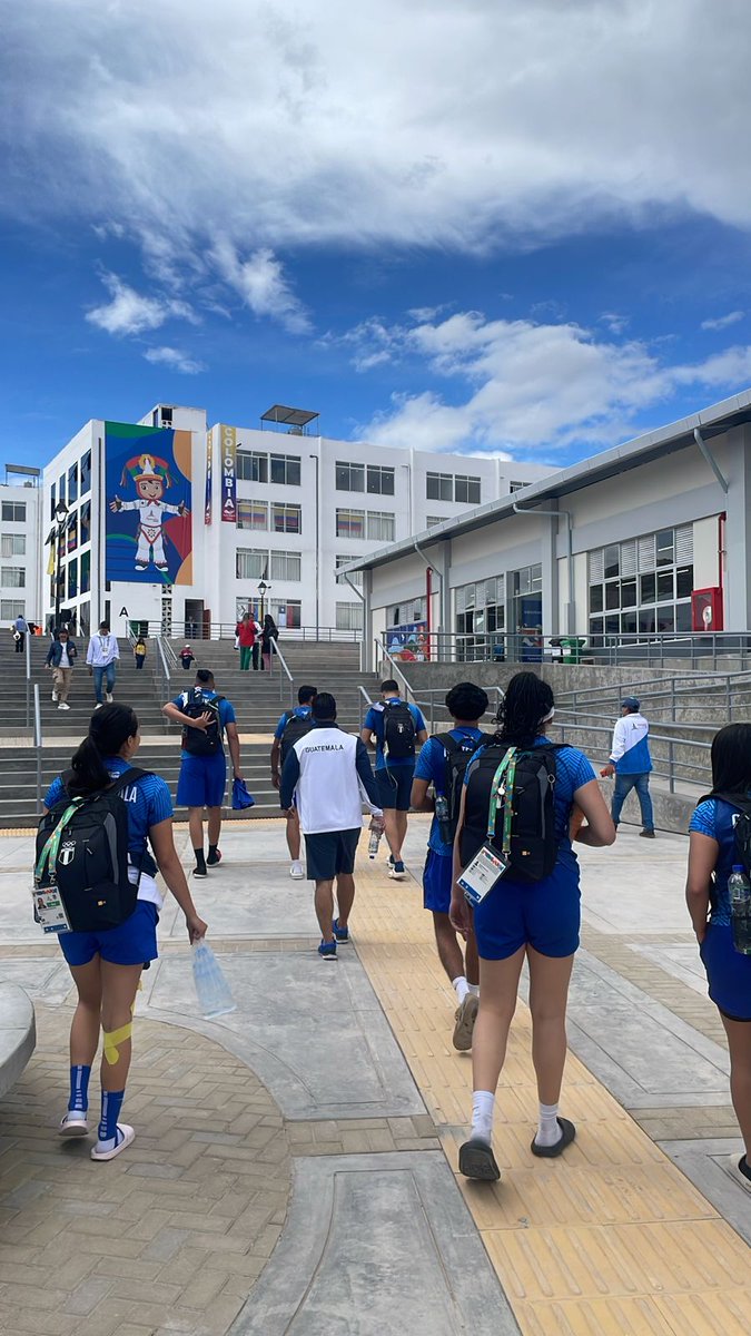 #NuestraHistoriaSigue 📸🏀 Baloncesto 3x3 dice presente en los Juegos Bolivarianos del Bicentenario. 🇬🇹💯 Las selecciones femenina y masculina realizaron este martes su jornada de entrenamiento. 🌟

#PasiónPorGuatemala #Ayacucho2024 #JuegosBolivarianos2024