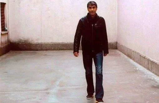 Şair İlhan Sami Çomak hakkında bilgi arayanlar için bugüne kadar ona ve şiirine dair hazırladığım işleri sıralıyorum.
<a href="/ilhan_comak/">İlhan Sami Çomak</a>  
Kendisiyle söyleşi, şairler şiiri üzerine bir sohbet, hukuki sürecine dair bir kayıt ve son olarak da oyuncular ve şairlerin onun şiirlerini