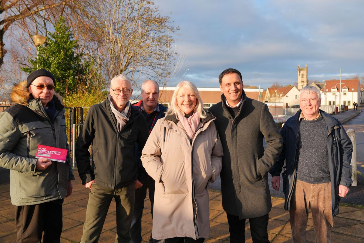 AnasSarwar's tweet photo. A great afternoon in Kincardine with Karen Beaton, our candidate in the West Fife and Coastal Villages by-election.
On Thursday, back change with Scottish Labour. https://t.co/fPZOjjNZah