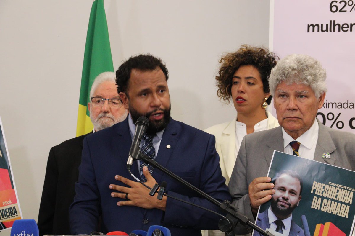pastorhenriquev's tweet photo. 🚨 É oficial: sou candidato à presidência da Câmara dos Deputados!

É uma honra ser escolhido pela bancada do @psolnacamara para representar nosso programa e ser uma alternativa popular ao candidato de Arthur Lira, aliado de Eduardo Cunha (+)

📷 Bruna Menenezes/Liderança do PSOL https://t.co/OCifSoYHiT
