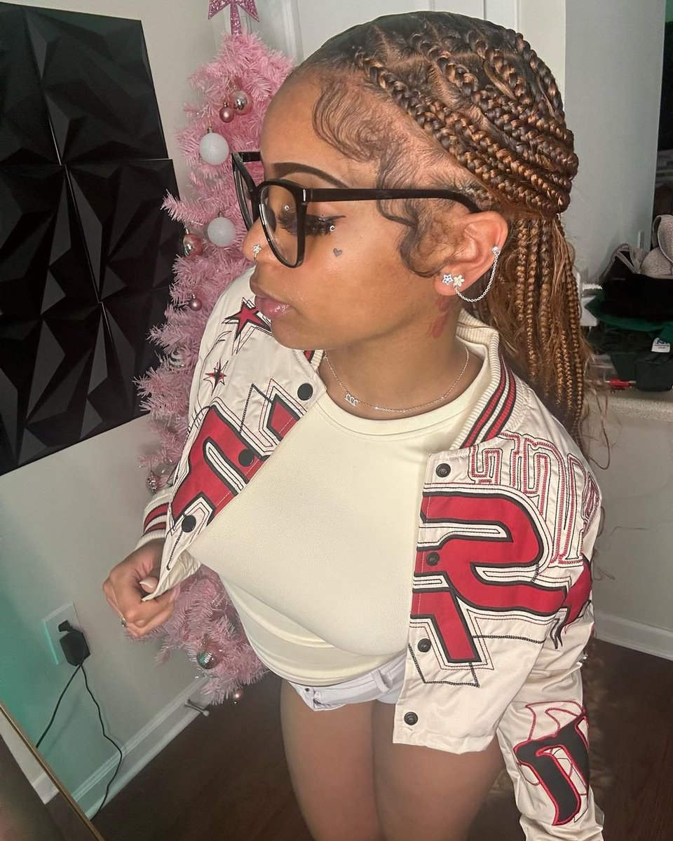 miss myaaaa (@akindeleda67205) on Twitter photo 