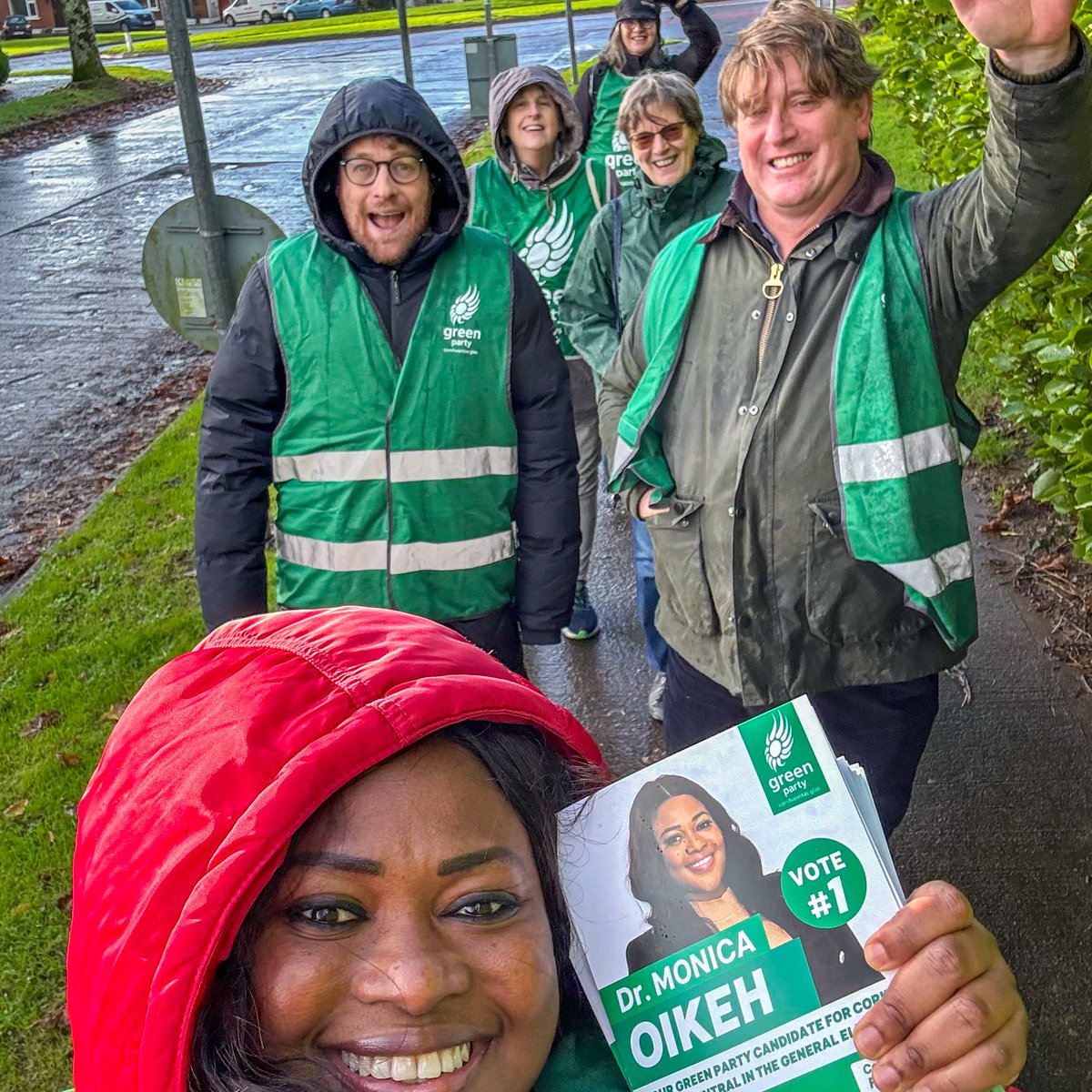 All smiles, even in the rain, while out canvassing in Carrigaline this week!

📅On Friday 
🗳️Vote #1 Dr Monica Oikeh
🗺️Cork South Central 
#GE2024