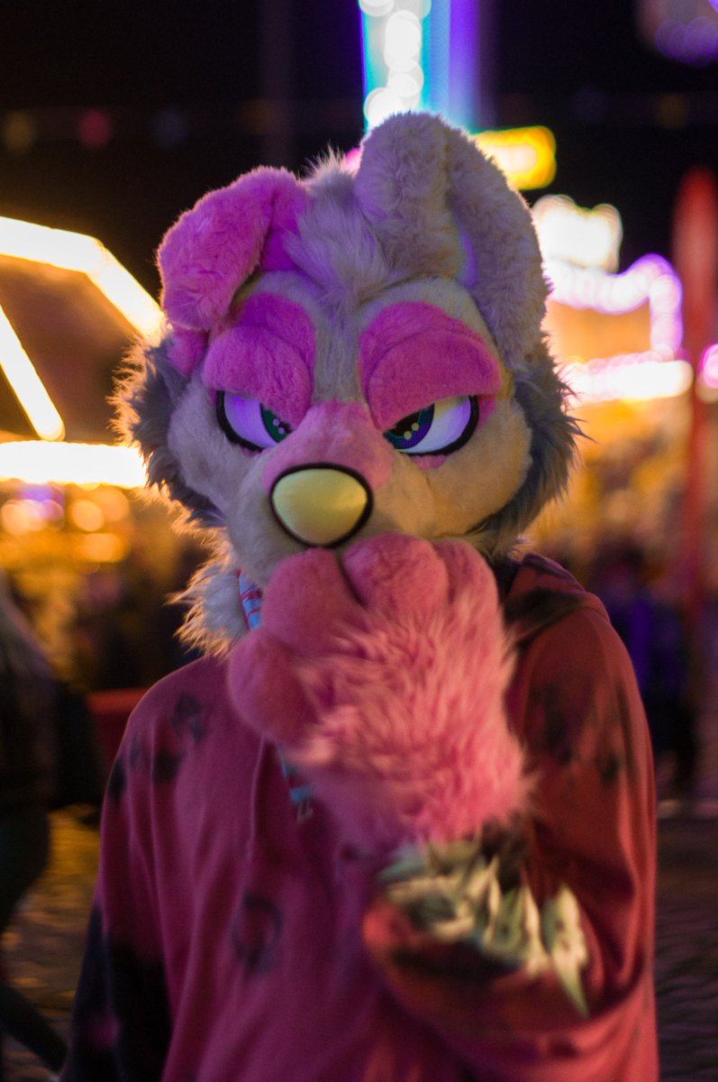 Blowin a kiss to ya😘💖

📸: <a href="/shepmeier/">a w l e x</a>