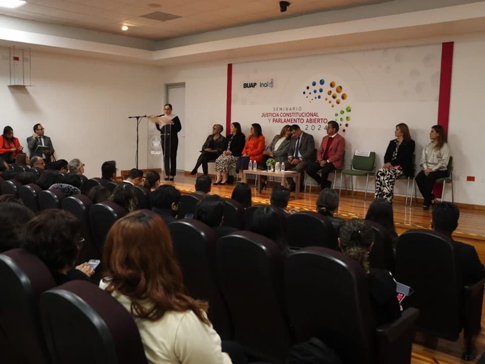 Hoy, junto a mis compañeros Comisionados del Itaipue, asistí a la inauguración del Seminario de Justicia Constitucional y Parlamento Abierto 2024, realizado en las instalaciones del Complejo Cultural Universitario de la Benemérita Universidad Autónoma de Puebla - BUAP.