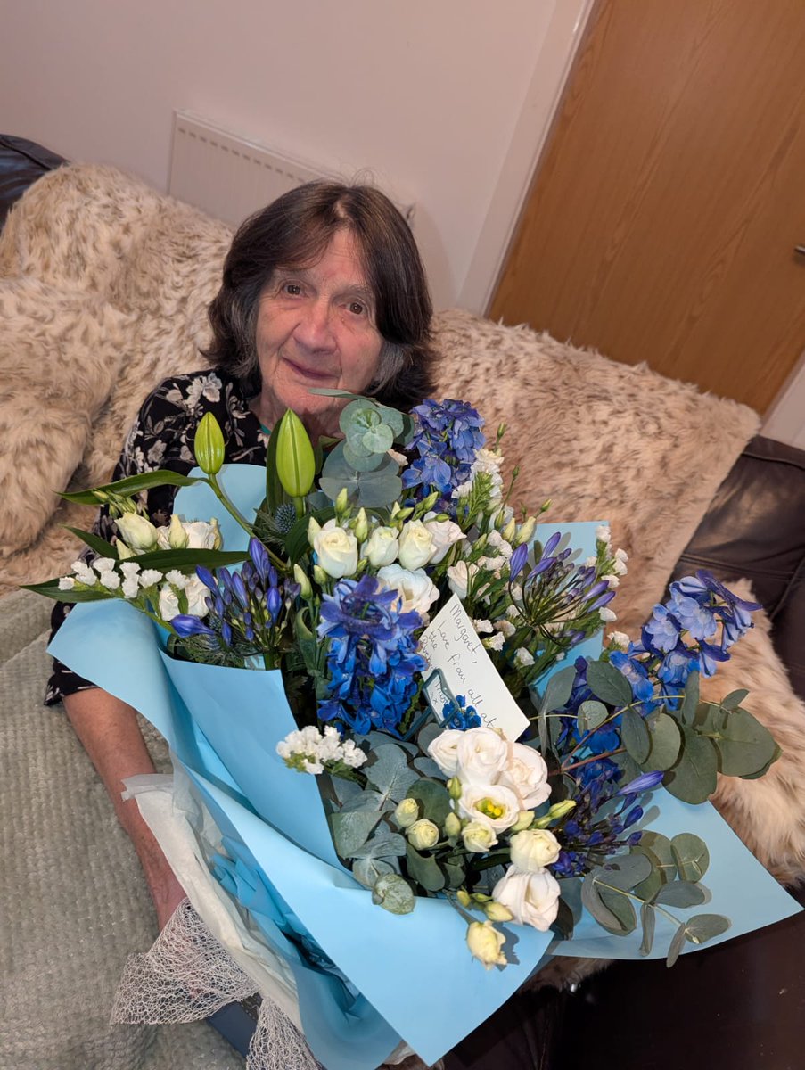 julecooks's tweet photo. What a lovely  surprise  Margaret  received  off @BluebirdsST  she was over the moon thanks you.   She now bk @ holker street watching her beloved  @BarrowAFC But it's a  slow progress in her recovery. She hopes that one day she will be fit enough to be back on the away days https://t.co/VlV4YYM0Nq