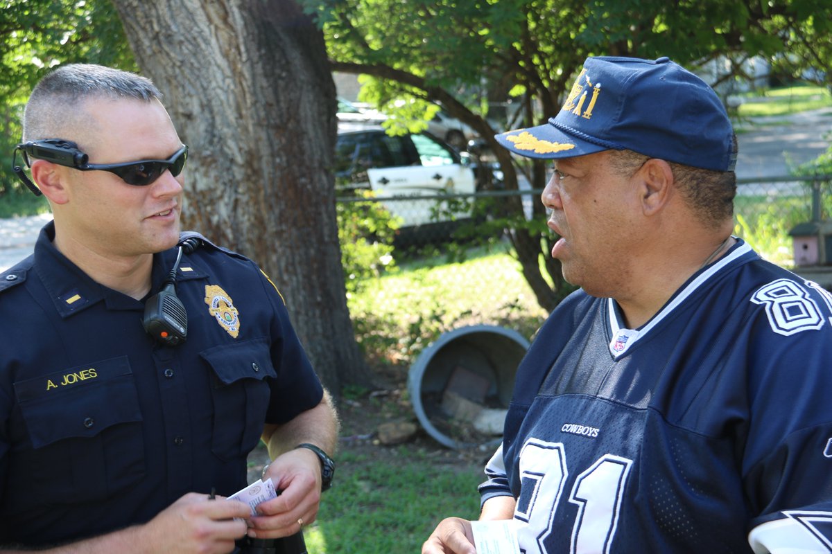 Peacemaking means cultivating trust. A new police chief invited CRS to facilitate dialogue to repair broken relationships. The community and police developed goals and an action plan. justice.gov/crs/our-work/f…