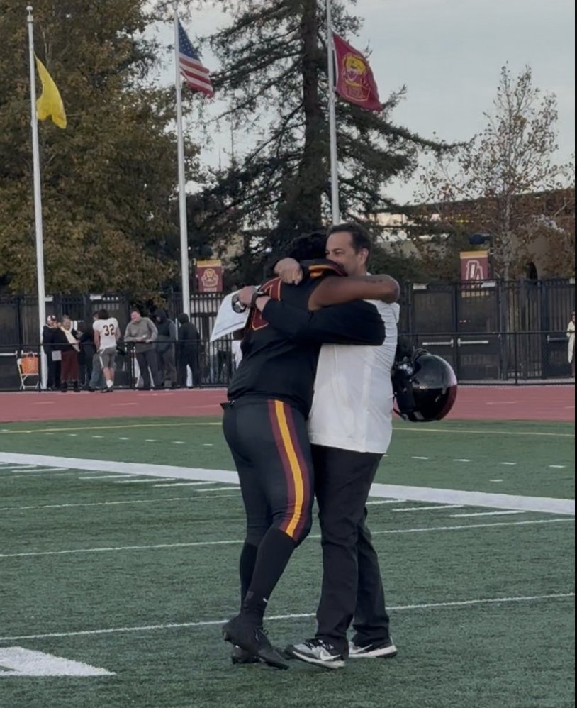 🏆🏈 Congratulations to <a href="/DALionsFootball/">De Anza College Football</a>  for their #undefeated season! The <a href="/DeAnzaAthletics/">De Anza Athletics</a> team finished 10-0 with the best season in school history. Congratulations to football coach <a href="/Coach_Dags/">Joe D'Agostino</a>  for being voted PAC-7 Coach of the Year!