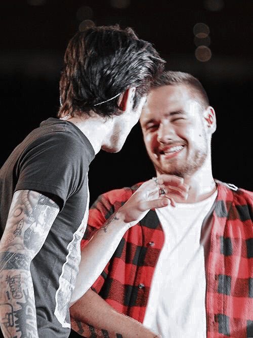 ariana ❀ tweet media