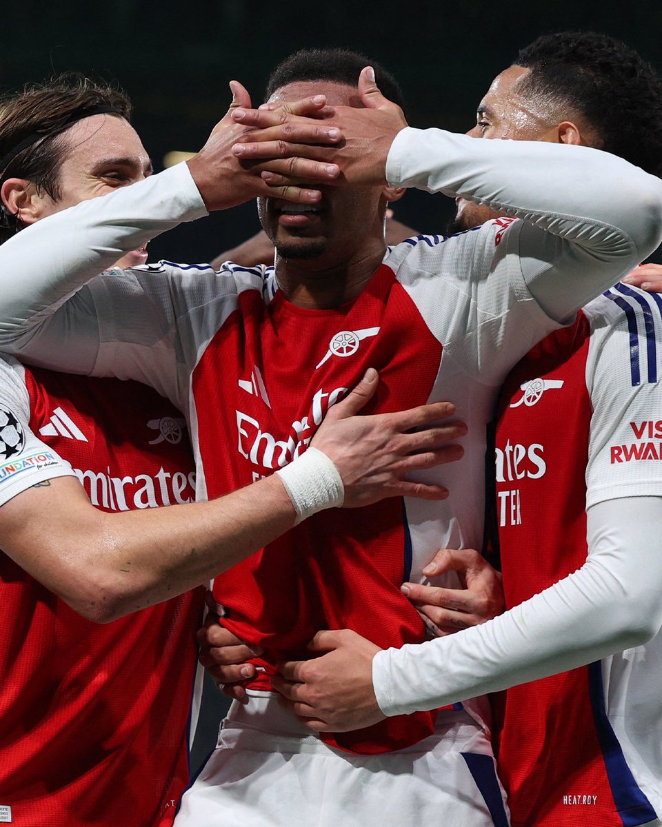 5 GOL dari tim 'Parkir Bus'

Sukses menihilkan seorang striker haus gol bernama Gyökeres, sampai-sampai dia gak lagi jadi pengancam utama di babak ke-2 dan malah lebih sering melebar menjauhi Gabriel yang tak memberinya ruang seluas yang biasa ia dapat di Portugal.

DIFAHAMKAN ✋