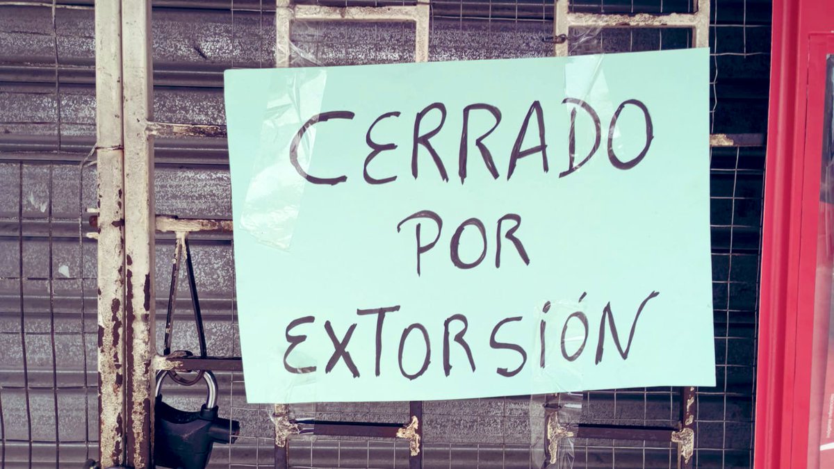 PedritoExtranja's tweet photo. 413 locales comerciales cerrados en Guayaquil por las vacunas del 13 de enero a esta fecha.
Tiendas, talleres mecánicos, bazares, cybers, cafeterías, etc.
Las zonas más afectadas: Guayacanes, Sauces, Floresta y Esteros.
Esto no es vida, es una pesadilla https://t.co/ALNE2fFnJL