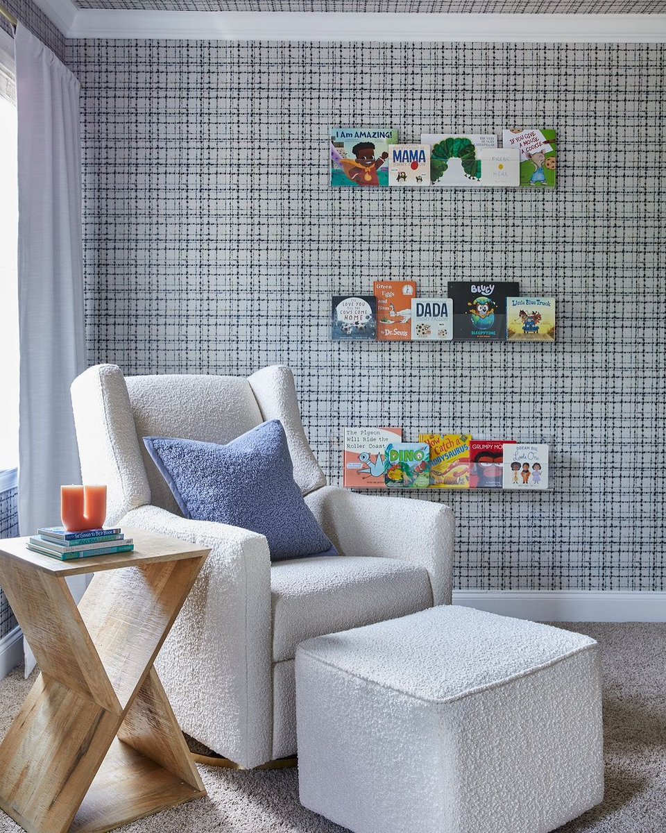 ElijahElliotte's tweet photo. Feeling blue… in the best way! 💙 This serene nursery nook has us swooning over the perfect balance of cozy and chic. The Babyletto Kiwi Recliner and Ottoman add a soft, stylish touch, beautifully complementing the textured printed wallpaper. https://t.co/8sIYe4ShLG