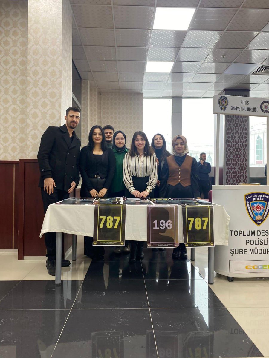 BitlisBarosu's tweet photo. 25 Kasım Kadına Yönelik Şiddete Karşı Uluslararası Mücadele Günü kapsamında;  Valilik, Aile ve Sosyal Hizmetler İl Müdürlüğü ve Bitlis Eren Üniversitesi iş birliğiyle düzenlenen "Kadına Yönelik Şiddete Hayır" konferansına ve stant çalışmasına + https://t.co/qlOVjxbqmY