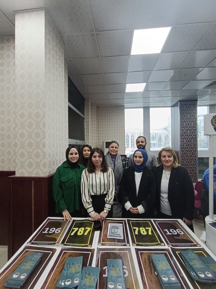 BitlisBarosu's tweet photo. 25 Kasım Kadına Yönelik Şiddete Karşı Uluslararası Mücadele Günü kapsamında;  Valilik, Aile ve Sosyal Hizmetler İl Müdürlüğü ve Bitlis Eren Üniversitesi iş birliğiyle düzenlenen "Kadına Yönelik Şiddete Hayır" konferansına ve stant çalışmasına + https://t.co/qlOVjxbqmY