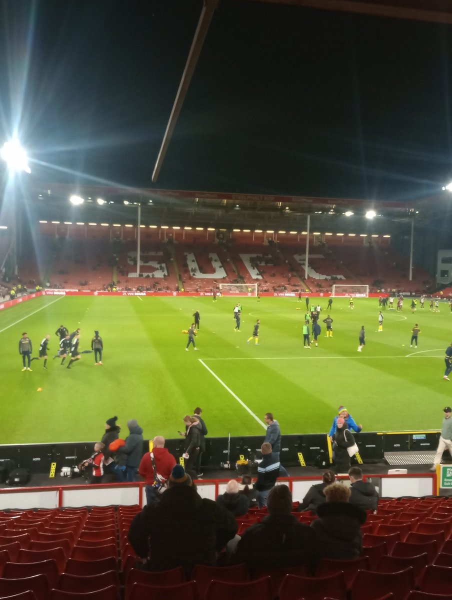 YellowArmyOUFC's tweet image. After Saturday, 850 travelling fans on Tuesday night is a credit to our fanbase. 

Saturday was tough, tonight isn't exactly a nice easy one to follow. But our players will relish the challenge.

Win or lose, the season doesn't end tonight. Much more to come.. #COYY

#OUFC