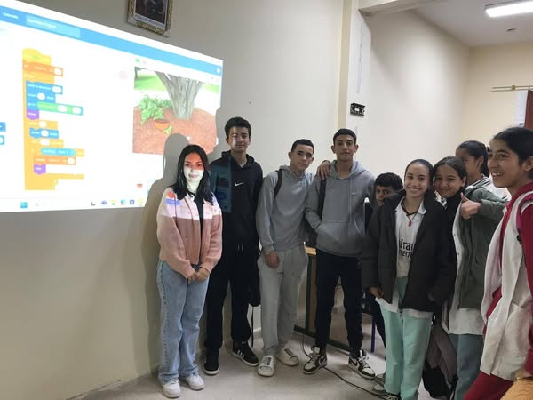 تزامنا مع النسخة 10 للاسبوع الافريقي للبرمجة <a href="/AfricaCodeWeek/">Africa Code Week</a> 
نظمت الاعدادية الشبانات نشاطا تعليميا لتشجيع المتعلمين و المتعلمات على البرمجة باستخدام سكراتش و تعزيز المهارات الرقمية و تطوير الفكير الابداعي لديهم. <a href="/ilhamlaaziz/">ilham laaziz الهام لعزيز</a> <a href="/taalimtice/">taalimtice</a> <a href="/MENPSGOV/">وزارة التربية الوطنية والتعليم الأولي والرياضة</a> <a href="/YaritzaV_/">Yaritza Villalba 🇵🇦</a> <a href="/annkozma723/">Ann Kozma</a>