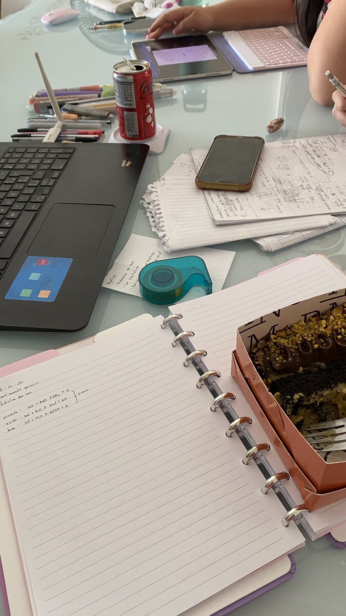 medwithlua's tweet image. estudo pra prova de amanhã