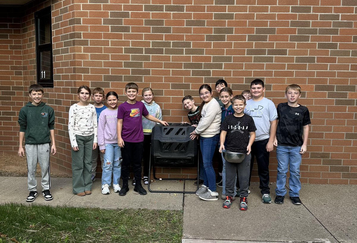 zeps_fcs's tweet photo. We have a new addition to our middle school classroom! A SECOND composting bin just like the one at the high school was gifted to us by Ms. Tabby! 

The fifth graders put it to good use right out of the gate! “It’s good to be GREEN” is taking on a whole new meaning! 🌱 https://t.co/cD9Yg1FCe8