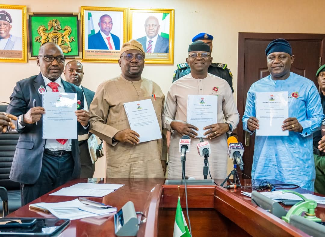 terlumun_utsev's tweet photo. The Federal Ministry of Water Resources and Sanitation and that of  Power @federal_power, have signed a Memorandum of Understanding on the implementation of Hydropower Components under the Sustainable Power and Irrigation for Nigeria SPIN project. @BayoAdelabu

November 26,2024. https://t.co/bBzlDRPoH8
