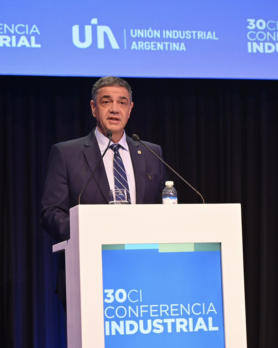 GustavoArengo's tweet photo. Acompañé a @jorgemacri en la 30º conferencia de @UIAok. Estamos convencidos de que debemos apoyar al sector privado, que es el que arriesga e invierte, generando empleo. Por eso, en la Ciudad tenemos una de las alícuotas efectivas de IIBB más bajas del país para la industria. https://t.co/AVfGsVhG73