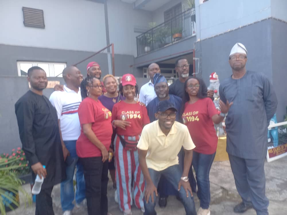 ChidiSys's tweet image. God bless Ikeja High School 🙏1994