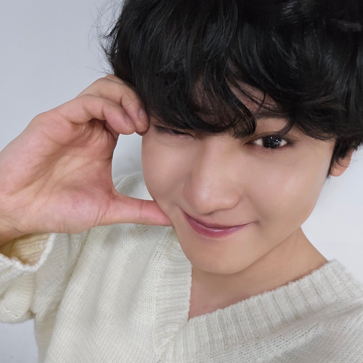 eser4494's tweet photo. Tatlı bebegim iyi ki dogdun 😂 😂 😂 iyiki varsın aşkım  😍😍❤️
Şebegim😍😍

#OurCloverLoeyDay
#찬열이란_행복이_쏟아져내리는_오늘
#HappyChanyeolDay https://t.co/au7dlZoi9m