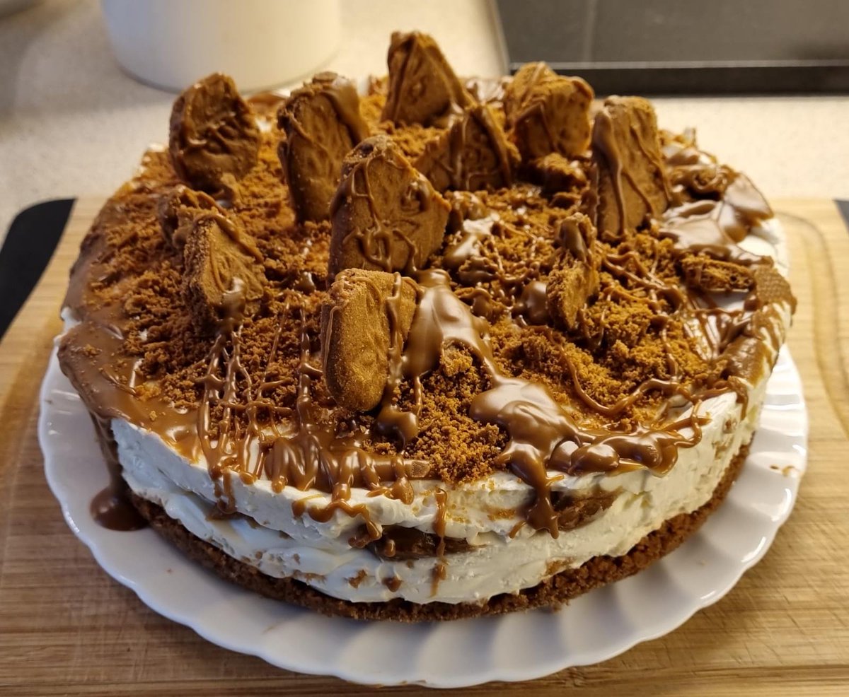 DavidJScottUK's tweet photo. @MrJamesMay Artery clogger, but the best, homemade biscoff cheesecake. https://t.co/uLI707yXOq