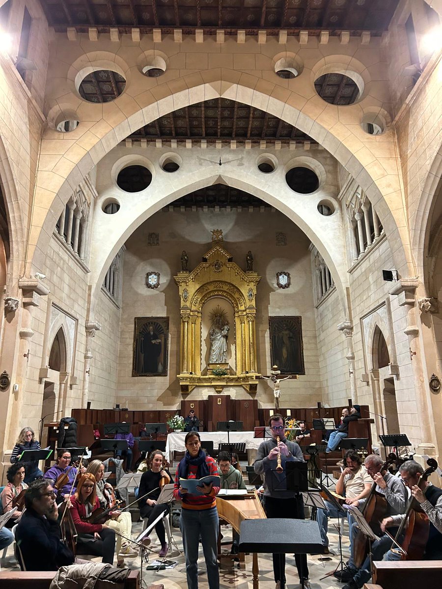 ars_musicae's tweet photo. Ahir assajàrem per segona vegada amb La Cantúria, cor de cambra, amb qui col·laborarem en els seus concerts inaugurals dilluns dia 2/12 a les 20'30 h a Sant Bernat de la Real i dia 9 de desembre a l'Església de Sant Domingo, d'Inca també a les 20'30 h.
Reservau-vos les dates! https://t.co/DumpI99xSw
