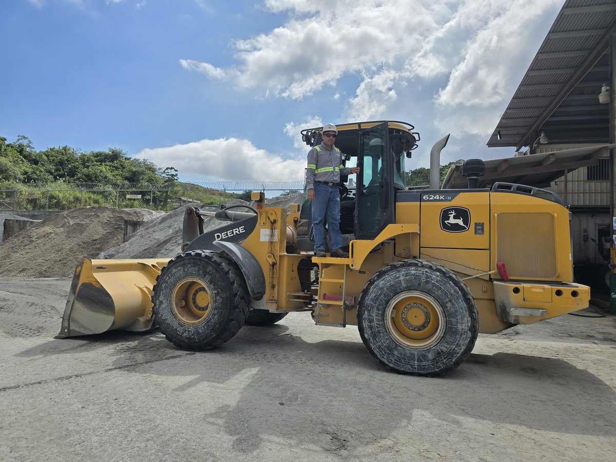 Contamos con un equipo 100% capacitado para atender todas tus necesidades. ¡Estaremos gustosos de trabajar en tu siguiente proyecto! 📲 Contáctacnos vía WhatsApp al 6571-4548 👷🏻
.
.
#concretosdelsol #concreteconstruction #cemento #proyectos #panama #pty #507pty