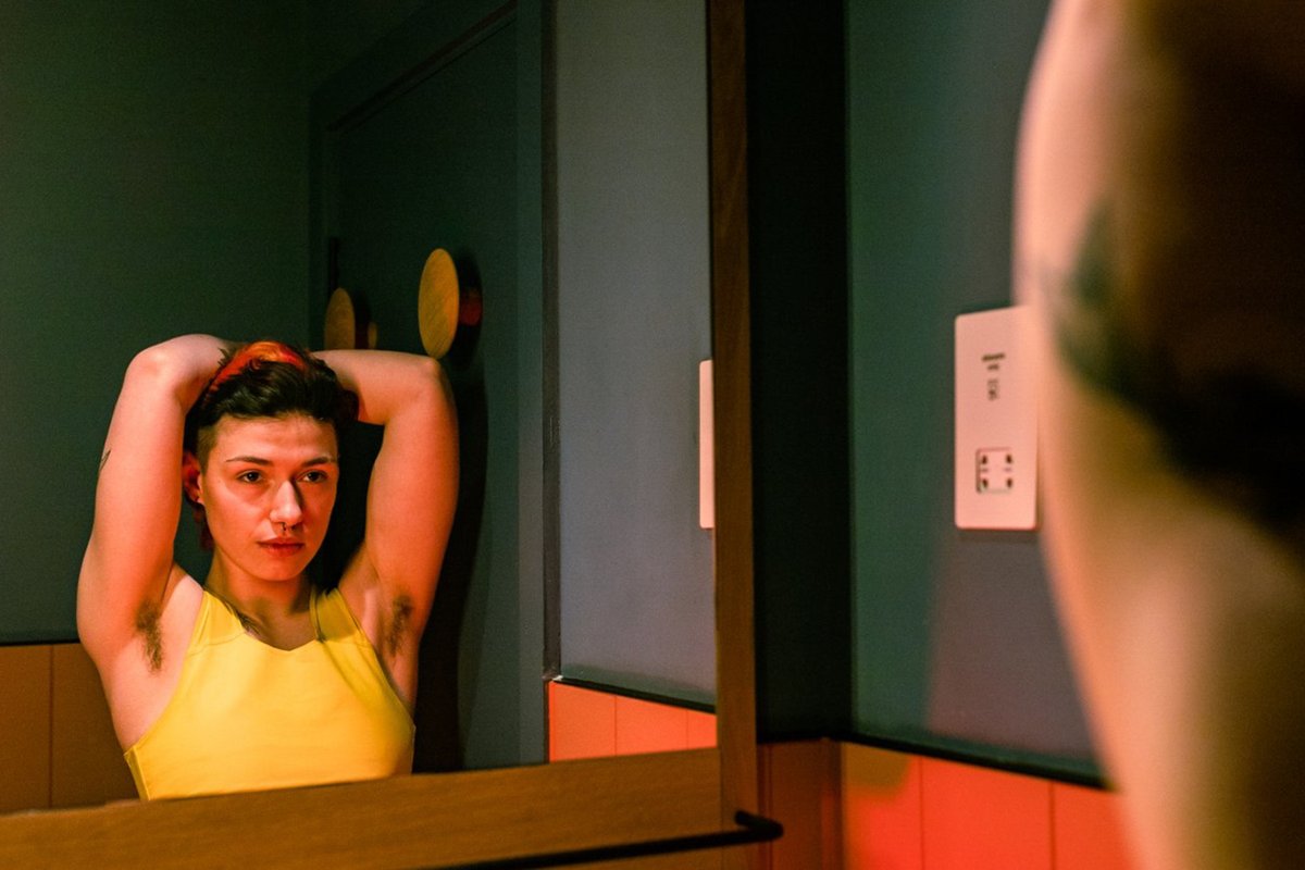 CanonSuisse's tweet photo. «La photographie queer représente tout pour moi. En m’identifiant moi-même comme queer, je veux que cela transparaisse dans mon travail.», explique LouisPainter (https://t.co/dbCo0U0Ybb). https://t.co/eFywoVOwKI