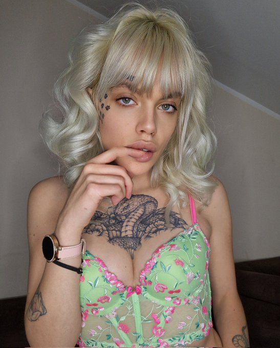 Tattoedgirl1