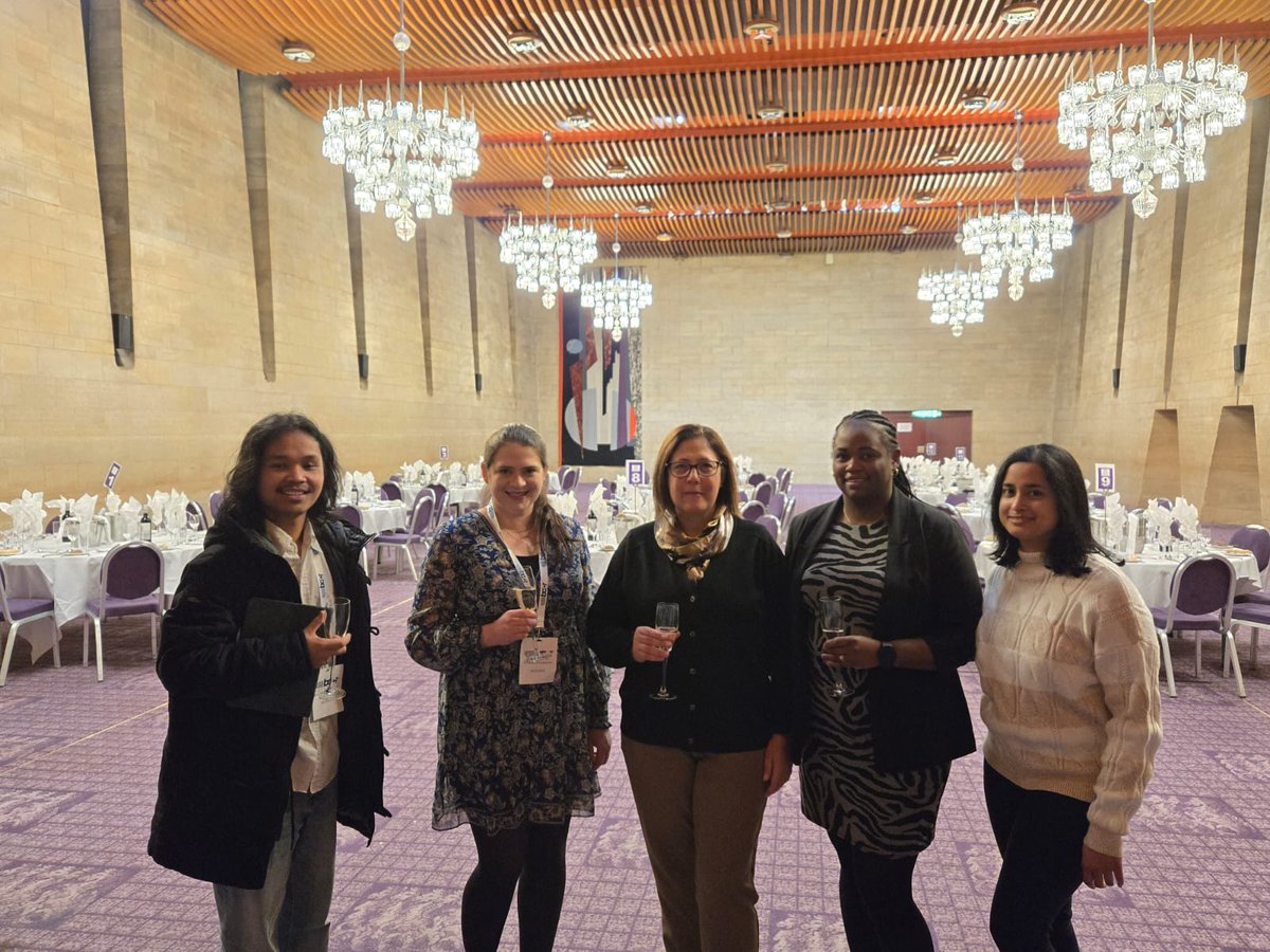 jenny_gels's tweet image. Team Nottingham representing @nottsbrcancer at @TheBACR #BACRBreastCancerResearch meeting and having a great time 😁 @UoN_BDI @NC3Rs @AFR_UK