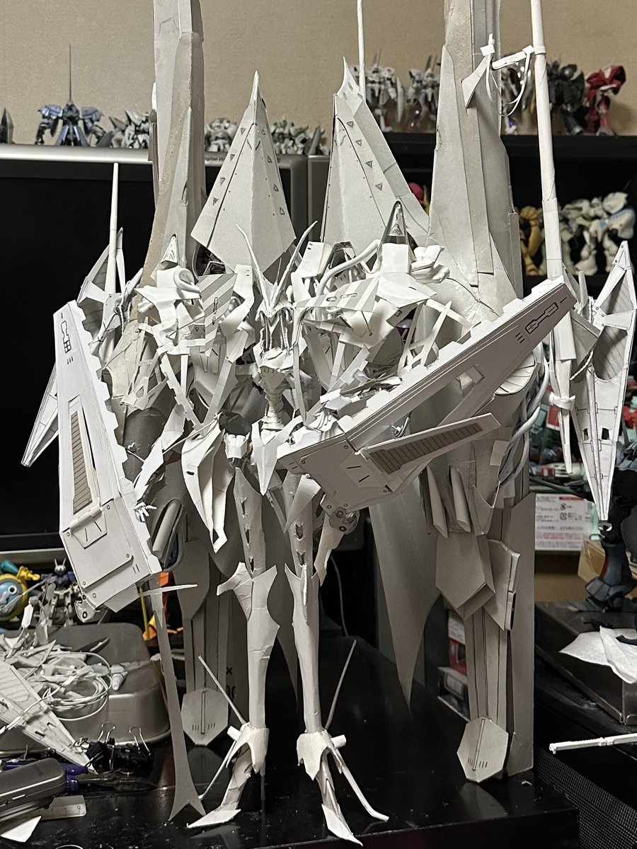 厚紙MHヤクトミラージュ

一旦造形完成とします

自分のコレクションとして
満足出来ないけど
我慢出来るレベルではあると思う🤔