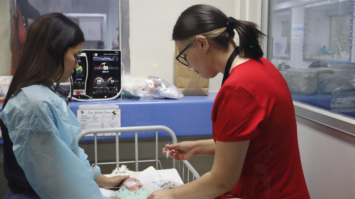 La estrategia del HCSBA que permitió llegar a un 97% de inmunización de Nirsevimab 👏💉

Las matronas de Puerperio Integral realizaron un importante trabajo de educación para las familias de los lactantes nacidos durante el periodo de esta campaña. 

👉 hcsba.cl/sitio/2024/11/…