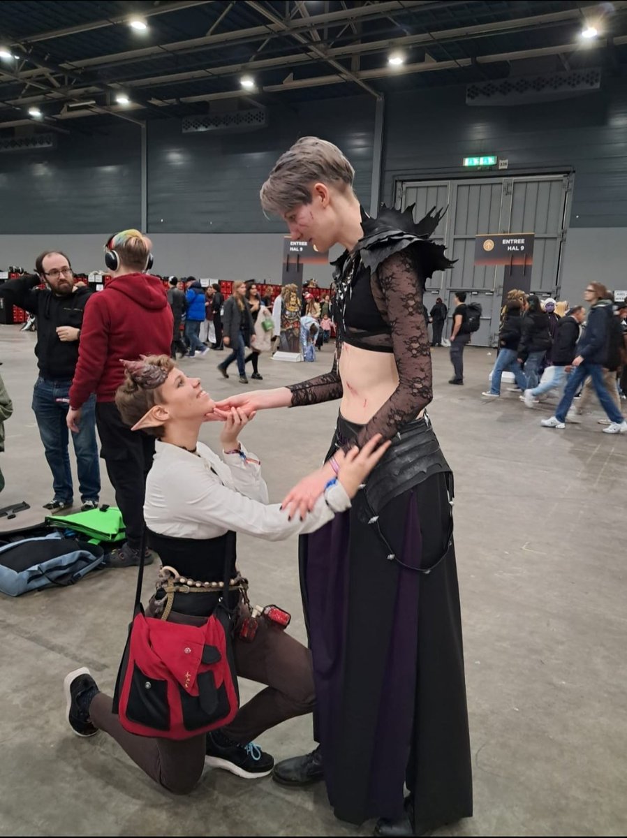 ThisRobinDoodle's tweet photo. Divine worship 🙏 
What happens when a curious Tiefling walks onto Loviatar's altar? 👀

Tav = me.
Abdirak = the stunning (@)canis_hades on IG 🧡

#Tav #Abdirak #bg3 #bg3cosplay #cosplay https://t.co/Vq2fEB1bx5