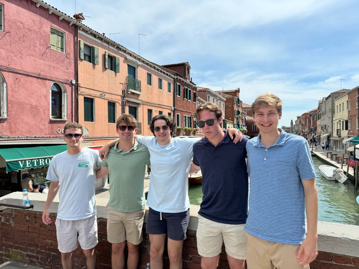 slamdot's tweet photo. Say hi to Ben, Digital Strategist from Charlotte, NC!   

This Tar Heel loves helping clients across various industries. His fantasy football team keeps him on his toes, and since joining in August, he's loved exploring Knoxville.  

Fun Fact: he's a PGA-level Wii Golfer 🏆 https://t.co/9gMUnnKEZV